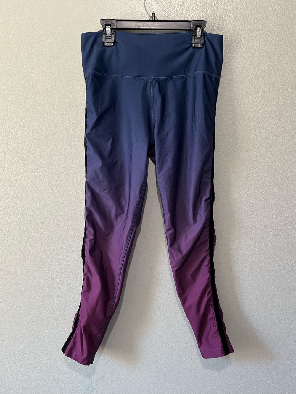 BCBG- Ombre Purple Blue Active Leggings Size M